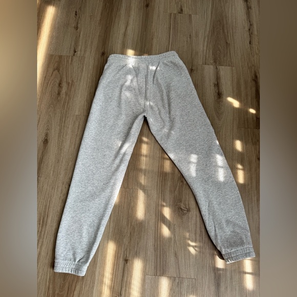 Aritzia TNA Joggers - Picture 2 of 3